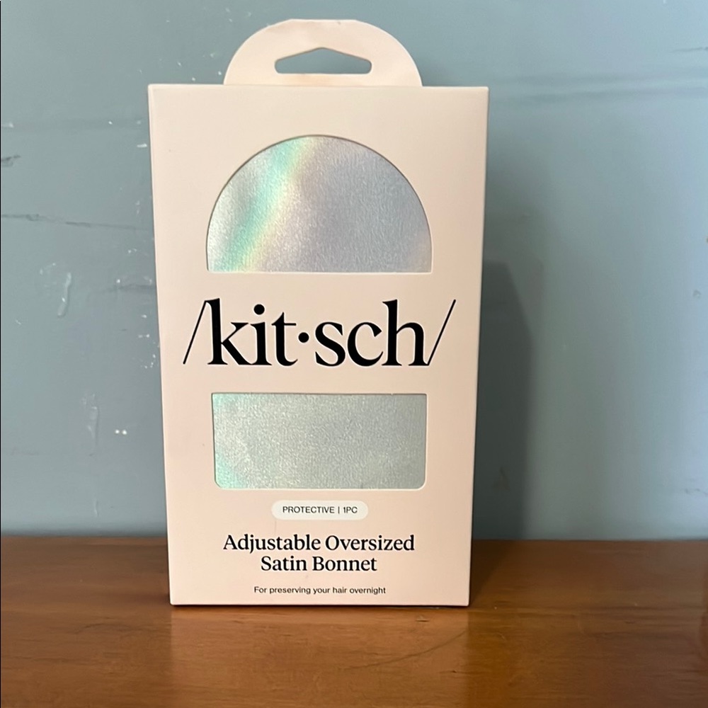 Kitsch Satin Bonnet in Shimmering Silver